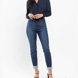 New nwt Judy blue pull on cuffed Women's Jeans retail $69